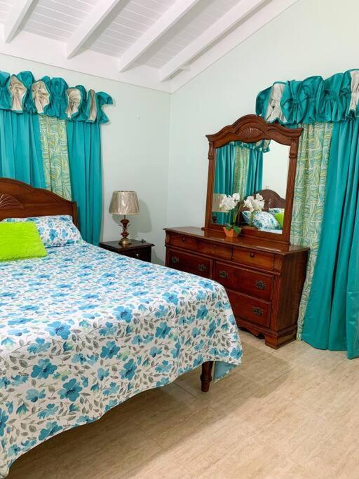 Cozy * Mammee Bay